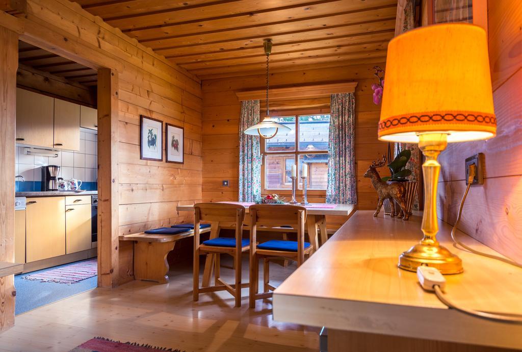Chalets Ebner Eben Im Pongau Ruang foto